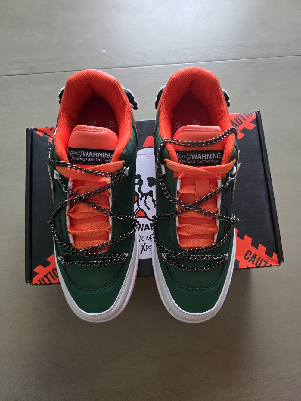 Men's Green & Orange Low-Top Sneakers with Chain Laces